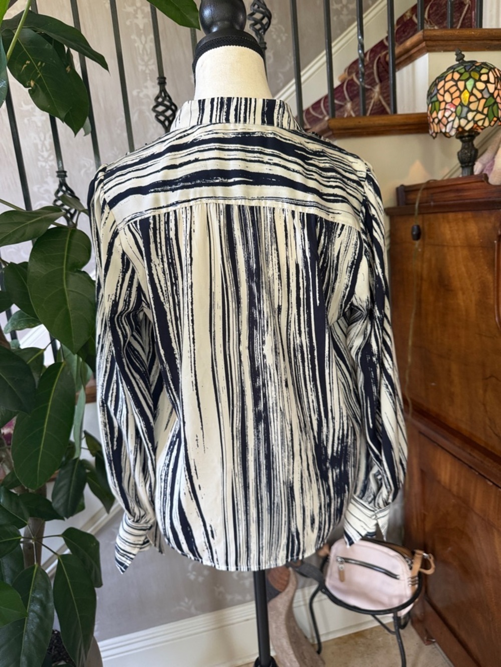 Banana republic ladies, long sleeve small petite blouse excellent condition - Picture 7 of 9